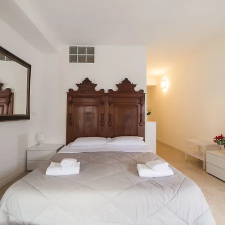 Apartahotel Academia 3*