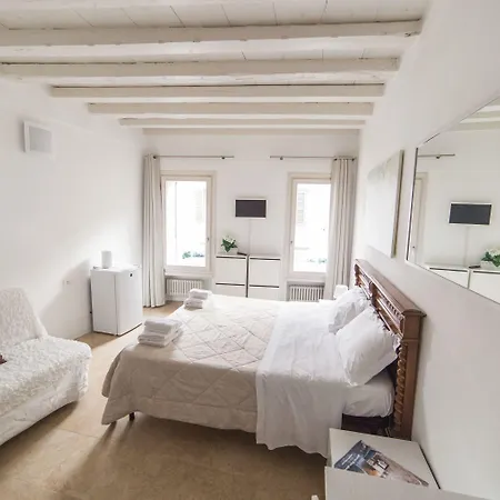 Academia Apartahotel 3*