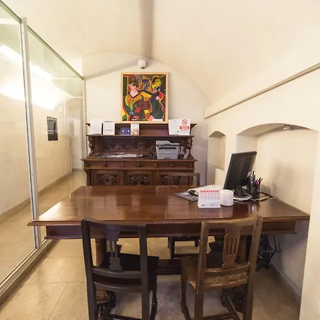 Apartahotel Academia 3*