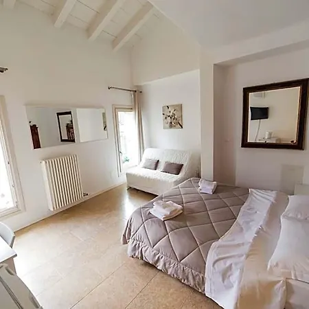Academia Aparthotel