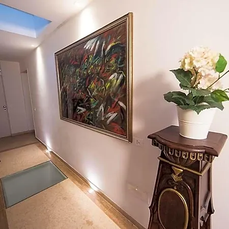 Academia Apart Otel