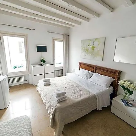 Academia Apart Otel 3*