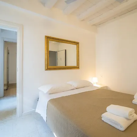 Aparthotel Academia 3*