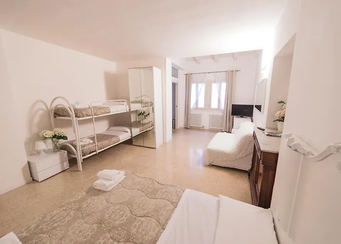 Academia Lägenhetshotell Bergamo