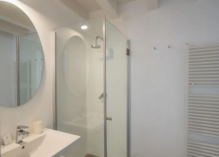 Academia Aparthotel 3*