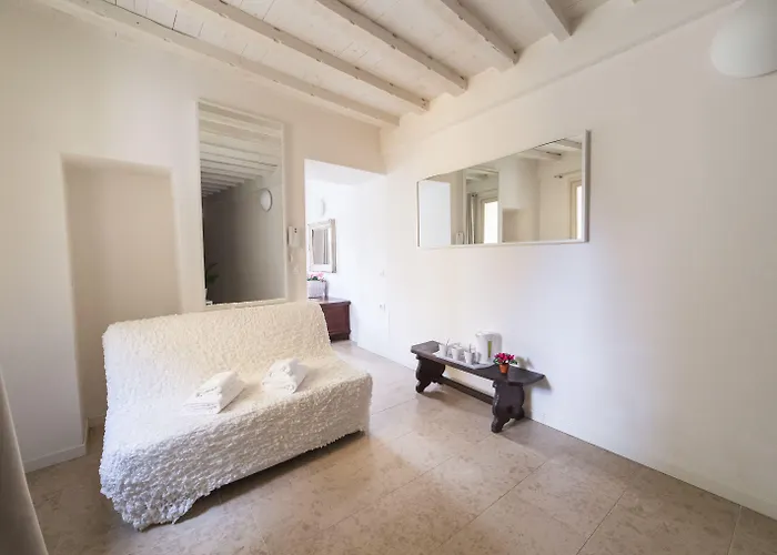 Aparthotel Academia 3*