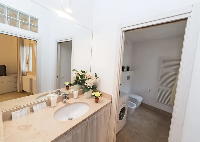 Academia Aparthotel 3*